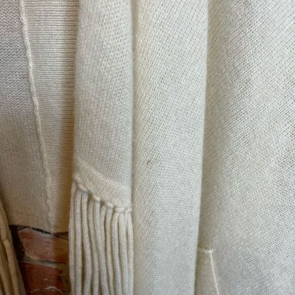 Neiman Marcus Cream 100% Cashmere Fringe Hem Sweater Cardigan Large - Picture 4 of 8